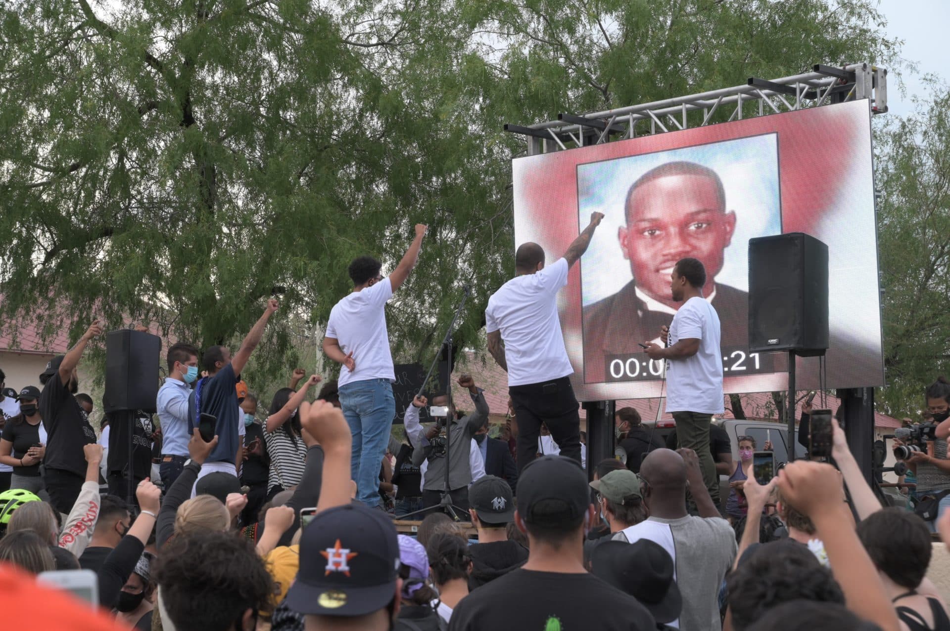 jordan-chin-1iJB1FYDxt8-unsplash-scaled-1